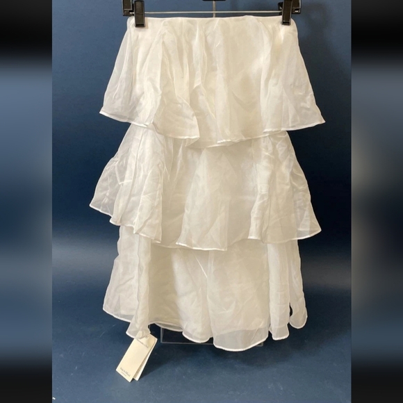 NEW! TAGS! AMBERCROMBIE AND FITCH Elegant White Strapless Ruffle Dress - Picture 3 of 6